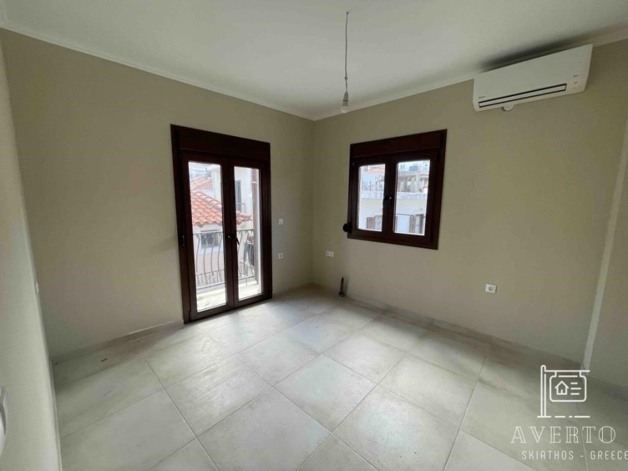 (For Rent) Residential Apartment || Magnisia/Sporades-Skiathos - 85 Sq.m, 2 Bedrooms, 1.000€ 